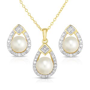 Pearl and Diamond Earring  Necklace Set