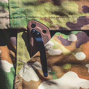 AMERICAN BUFFALO® DESERT SCAVENGER POCKET KNIFE