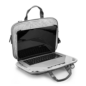 SwissDigital® VACALLO USB Charging Port Stylish 16″ Laptop Sleeve