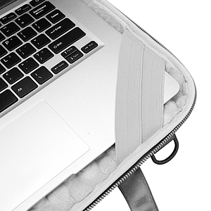 SwissDigital® VACALLO USB Charging Port Stylish 16″ Laptop Sleeve