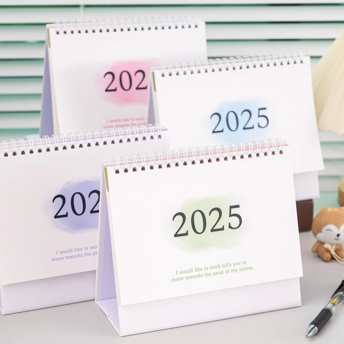 2025 Fresh Style Desktop Calendar