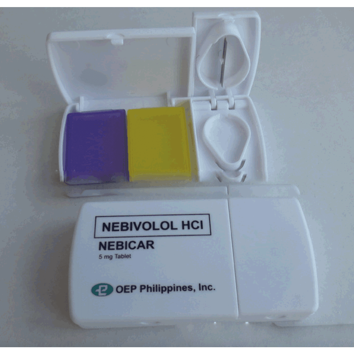 Pill Cutter and Splitter with Dispenser