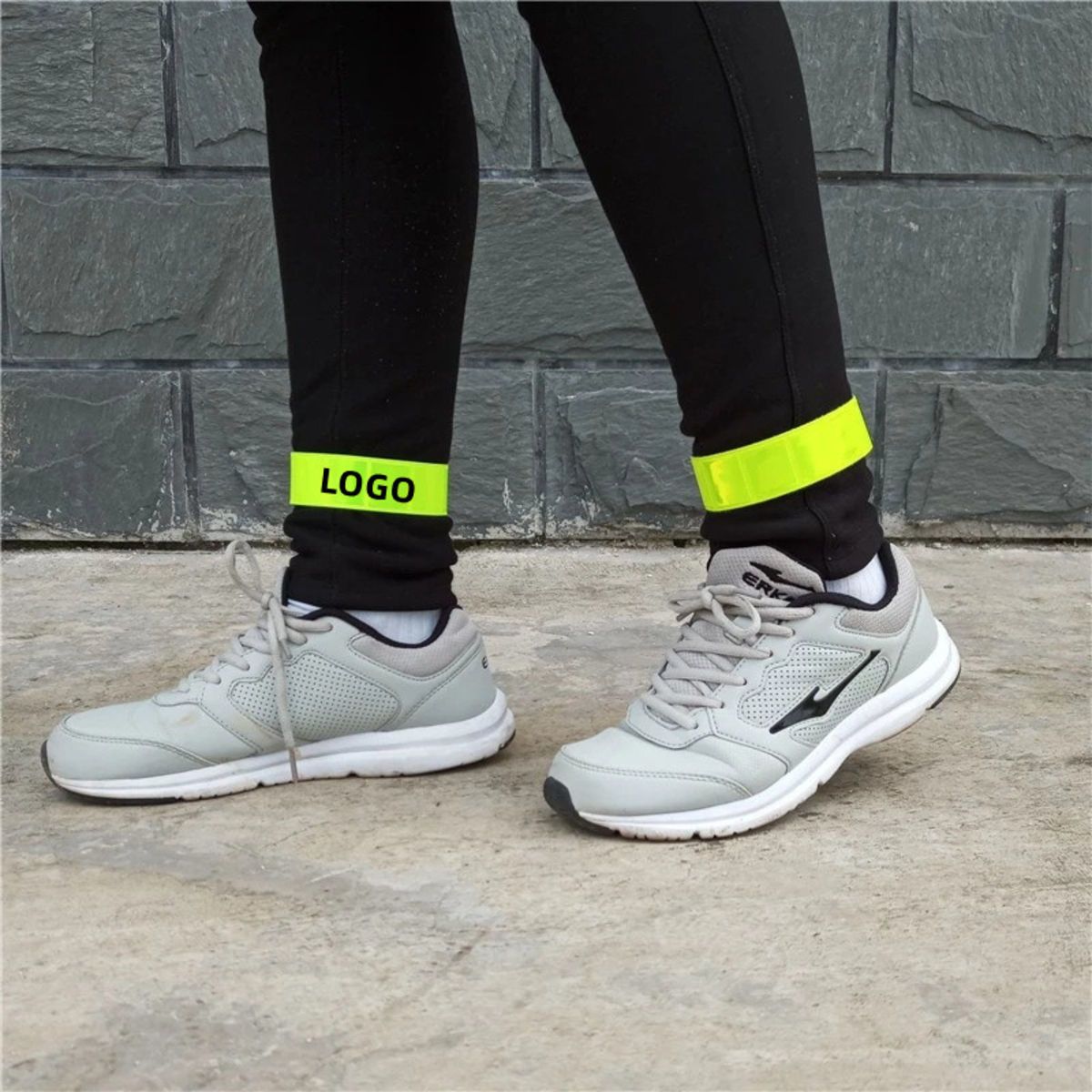 Multifunctional reflective wristband