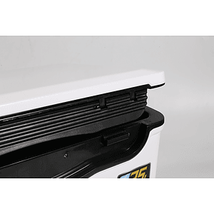 26-Quart Vehicle-mounted Cooler