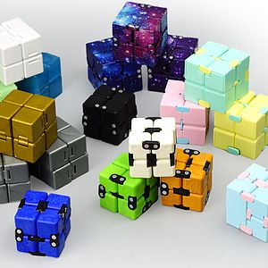 Folding Infinite Puzzle Cube