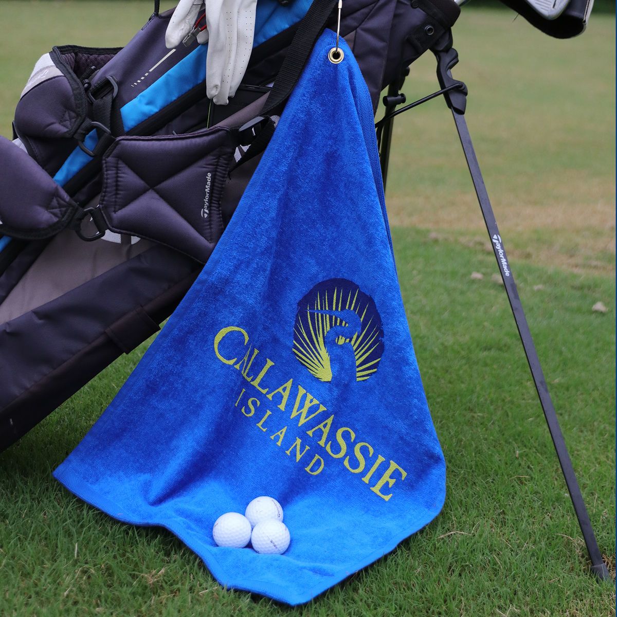Promotional Diamond collection golf towel w corner grommet Personalized