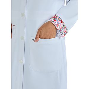 koi - Essentials - Women's Pearlescent Button-Front 4-Pocket 34.5" Fusion Lab Coat