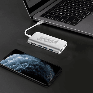 Medina 8-in-1 Laptop Docking Station