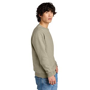 District Perfect Weight Fleece Crew DT1106