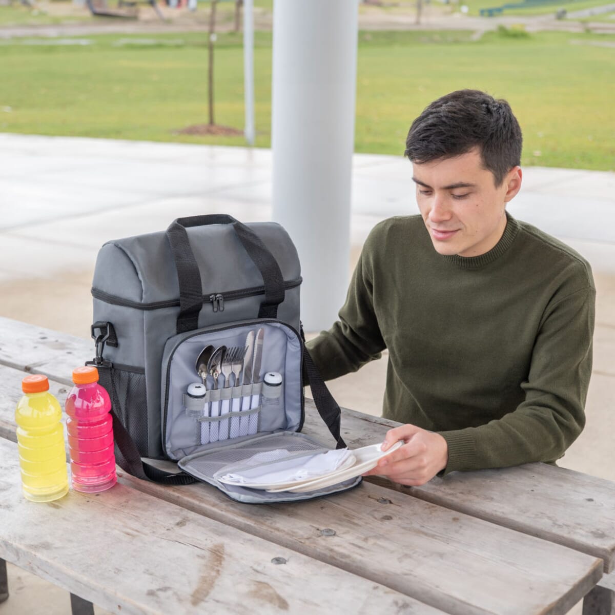 Valdivian All-in-One Picnic Bag