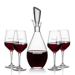 Juliette Decanter & Germain Wine
