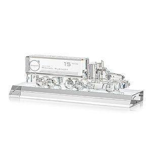 Crystal 18 Wheeler on Base - Clear
