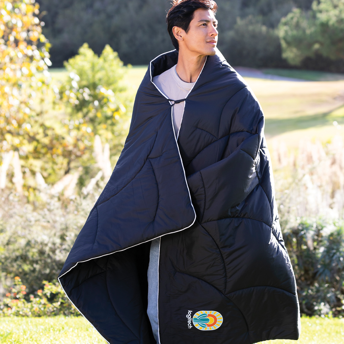 52x75 Camping blanket with pouch